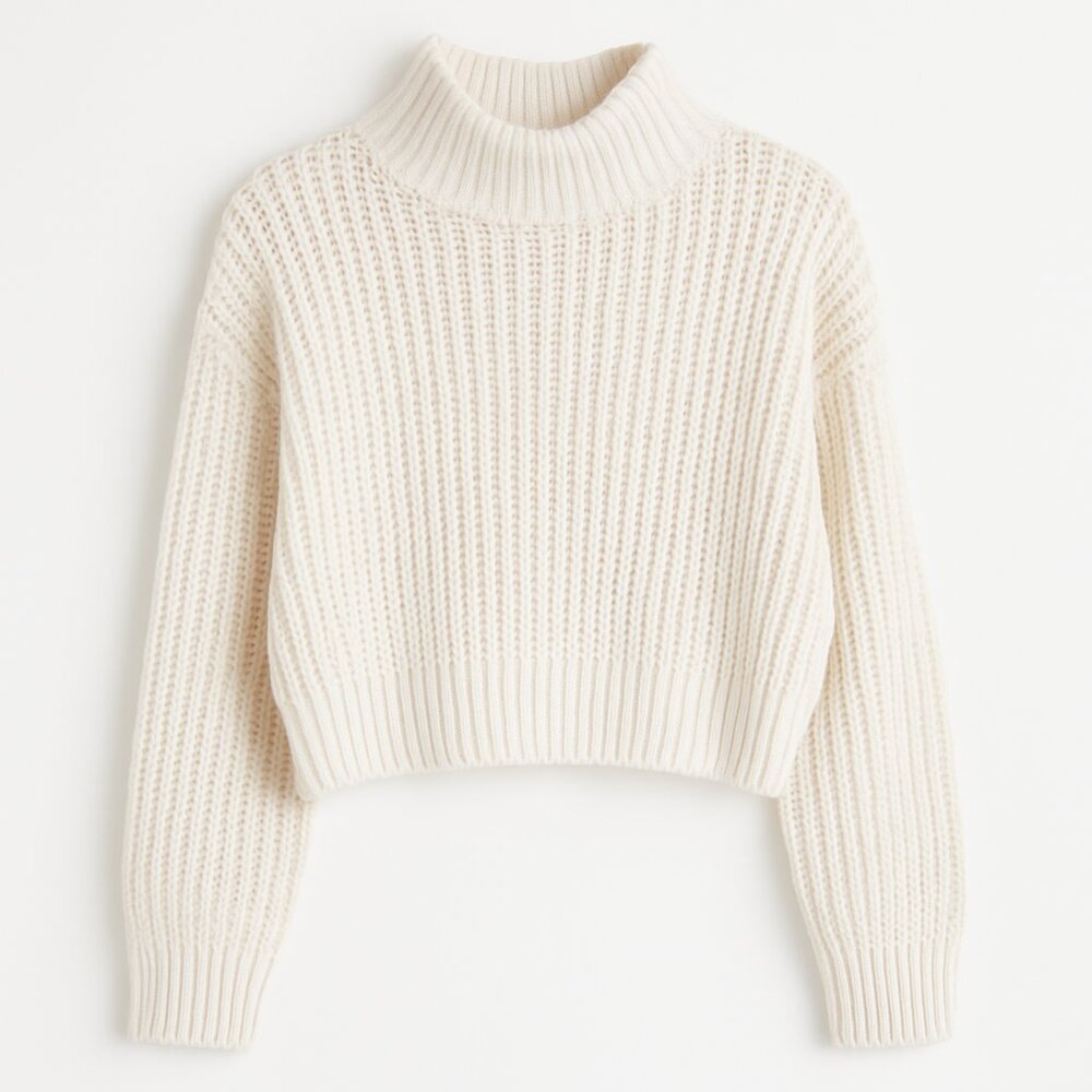 Soft Chunky Knit White Sweater – Size Large (L) – Never Worn  Stay warm, stylish