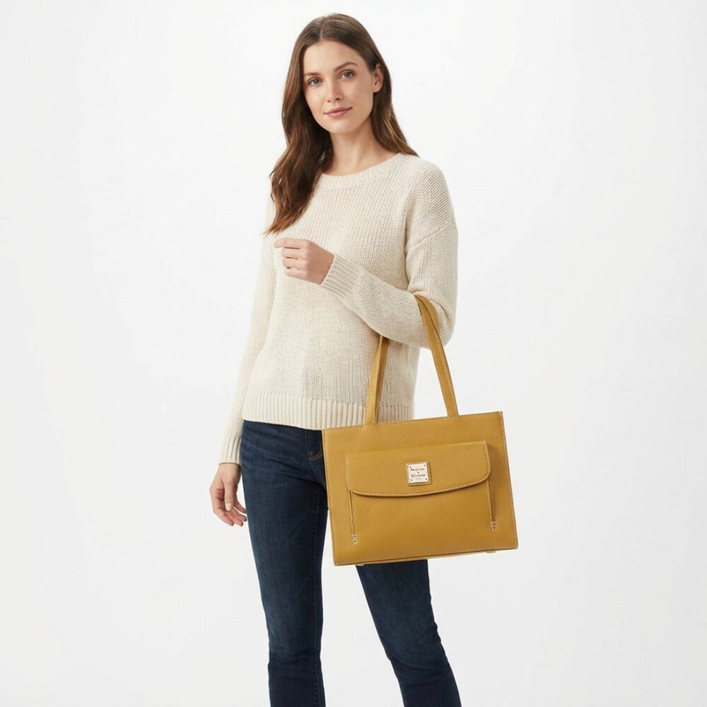 Dooney & Bourke Handbag